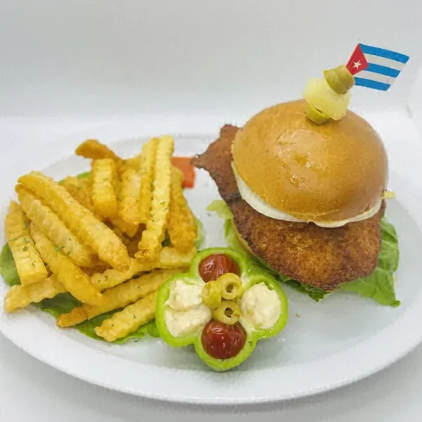Pan con minuta with fries